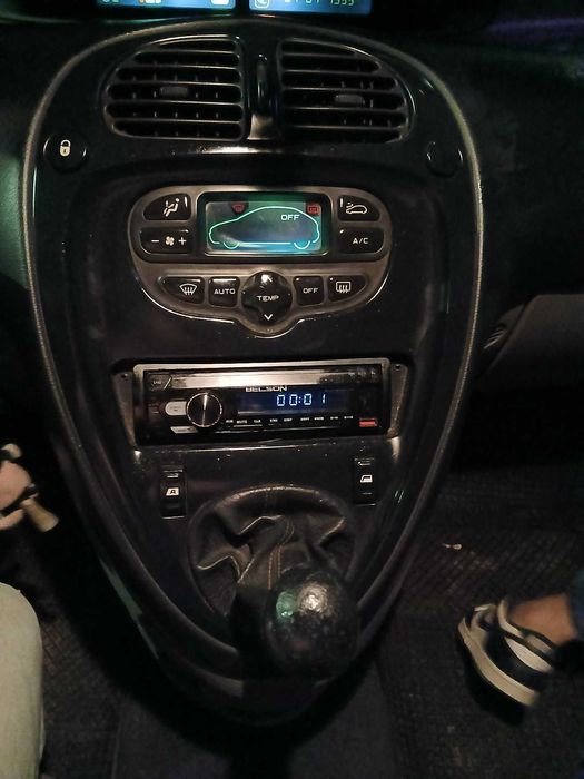 Citroën Xsara Picasso 1.6 Gasolina com Ar-Condicionado ano 2001