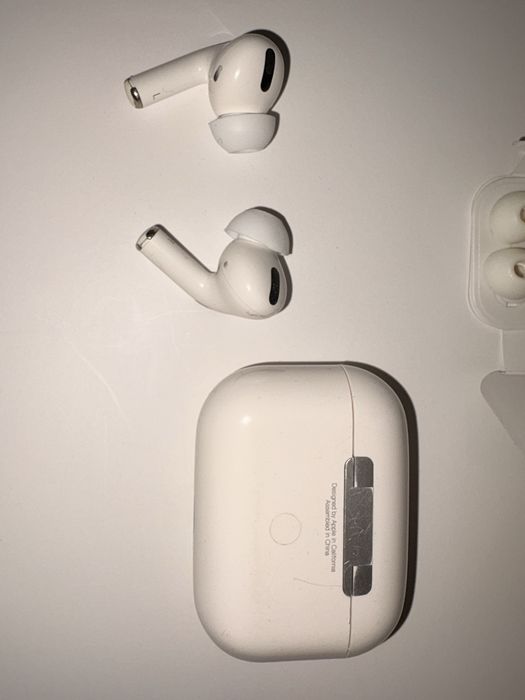 AirPods Pro - uszkodzone
