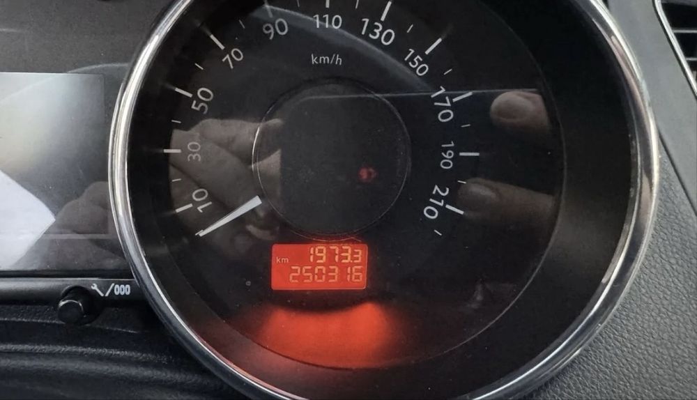Продам Пежо 5008