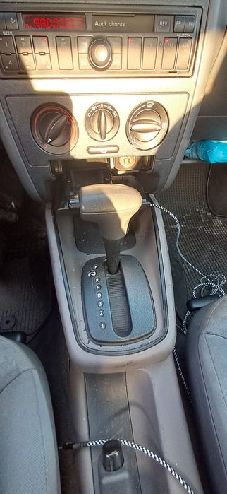 Audi A3 automat 1.6 bezyna
