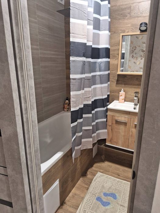 Новий ремонт, біля ж/д вокзалу