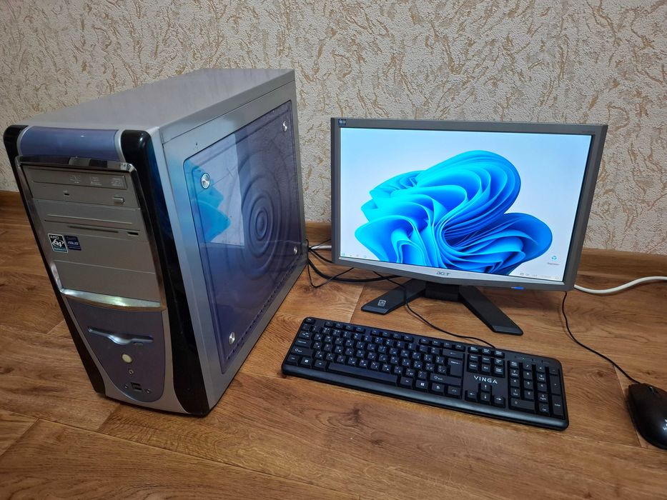 Комп'ютер, системний блок, монітор