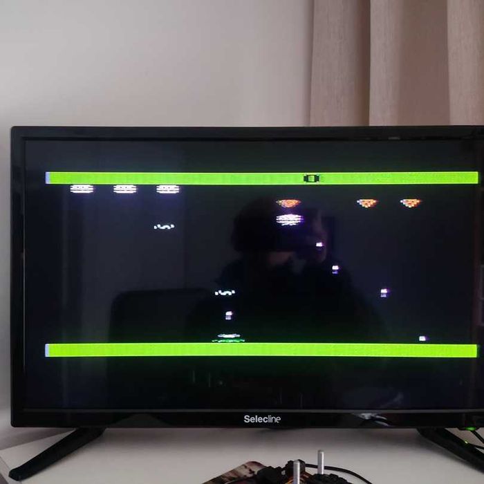 Atari 2600 clone com transformador e cabo RF