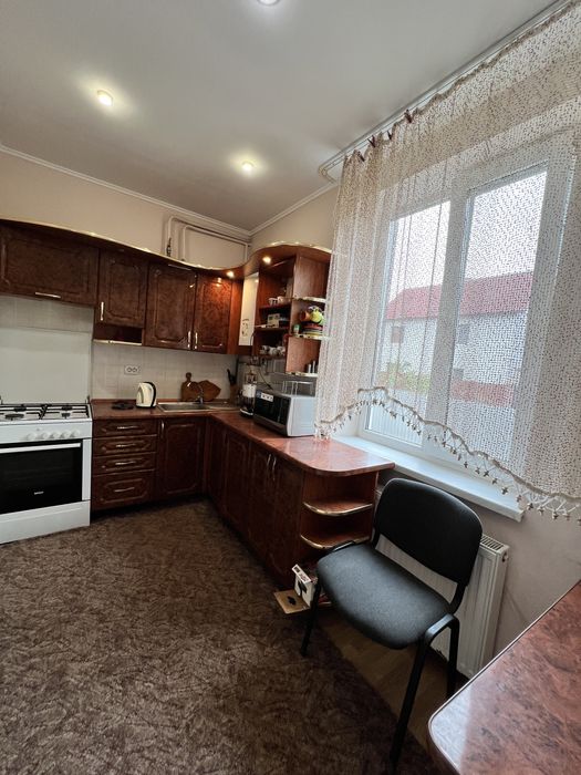 Оренда будинку вул.Коновальця на 3кімнати!