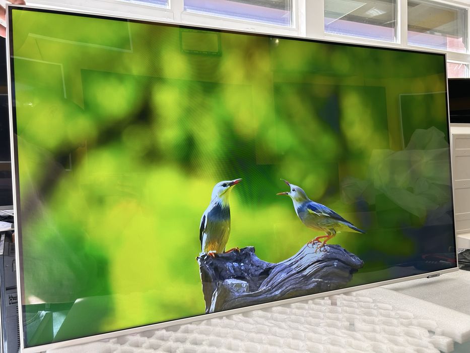 Білий ультратонкий 4K Телевізор 50” Samsung UE50BU8510UXUA Smart TV, WiFi.