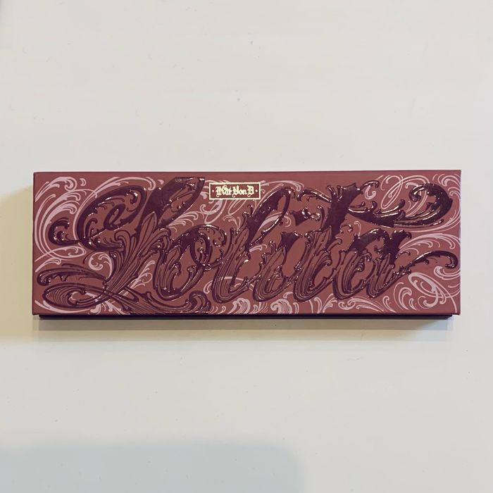 Lolita KVD Kat Von D paleta cieni