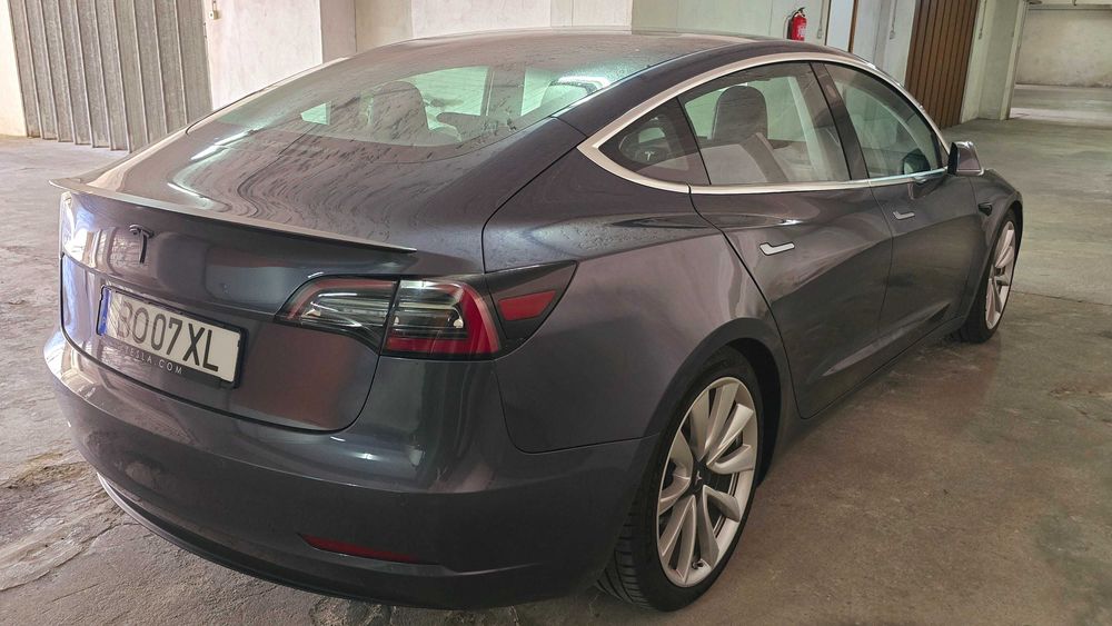 Tesla 3 SR (extras do Performance)