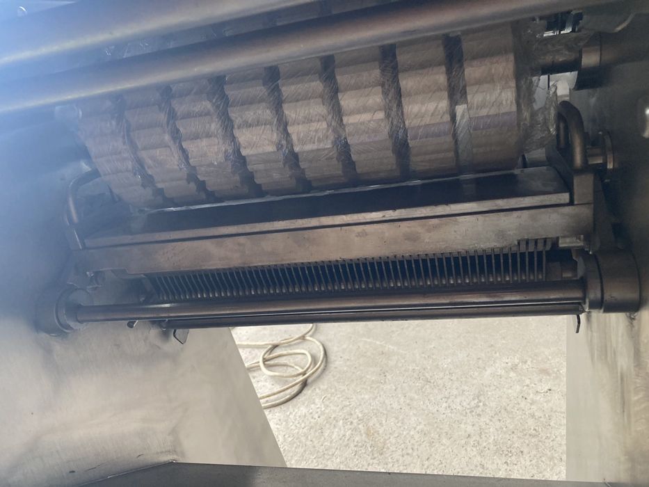 Шкіроз’ємна машина Maja Skinny. Лізовочна машина