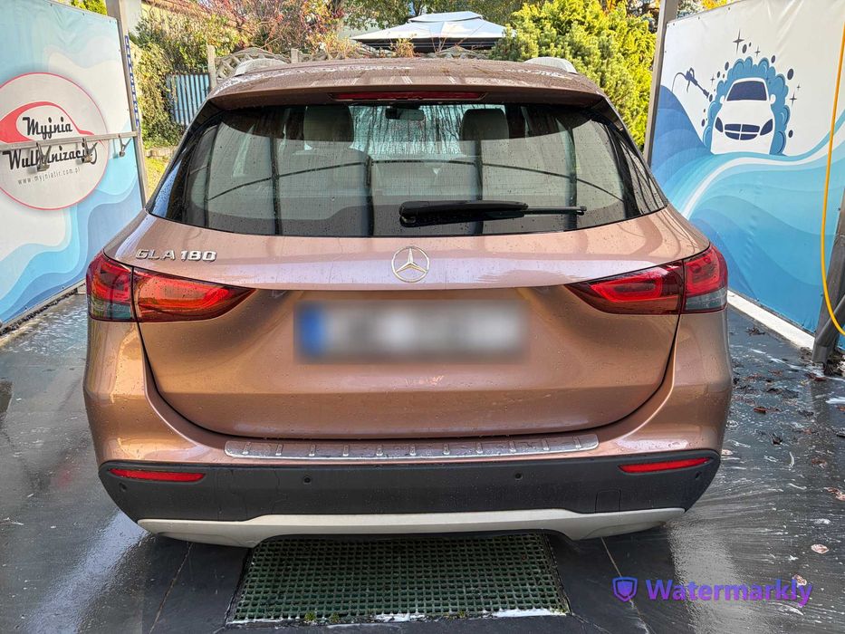 Mercedes Benz GLA 180