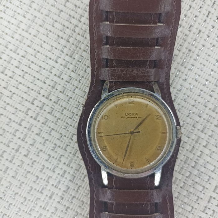 Zegarek DOXA antimagnetic lata 50