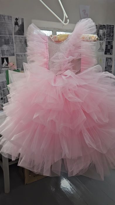 Сукня рожева пишна на 5 років довга Сукня на день народження