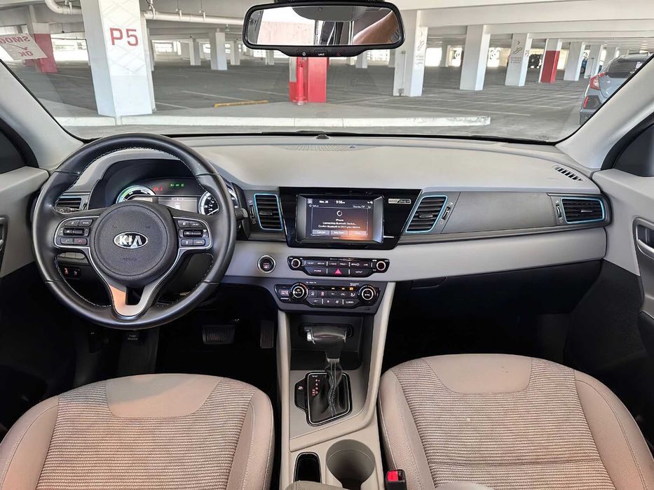 Kia Niro Hybrid      2018