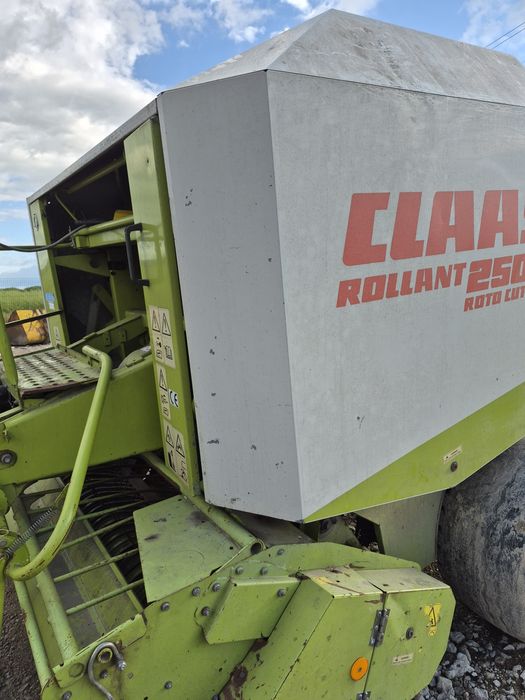 Прес- подборщик Пресс-підбирач John Deere  Claas 
Deere 332, 332а Джон Дір