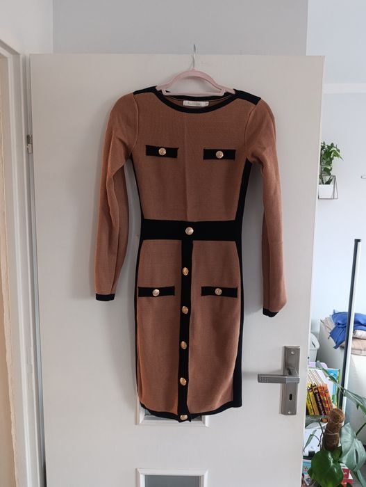 Elegancka sukienka biurowa Allyson 36