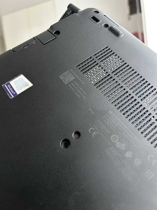 Portátil HP i5 8GB SSD 240GB touch e teclado iluminado