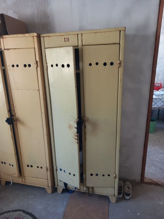 Шкаф металлический для одежды