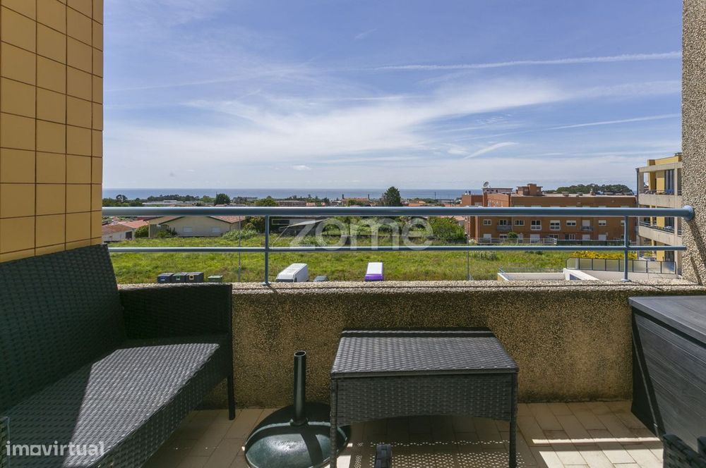 Apartamento T2 com Varanda e Garagem fechada ao Morangal, Arcozelo