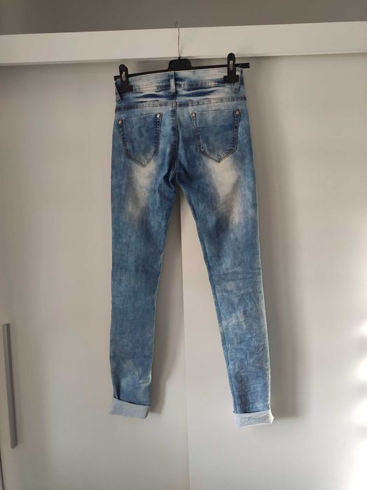 Nowe spodnie jeansowe damskie