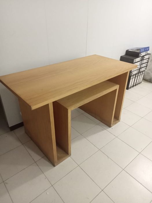 Secretaria mesa expositora