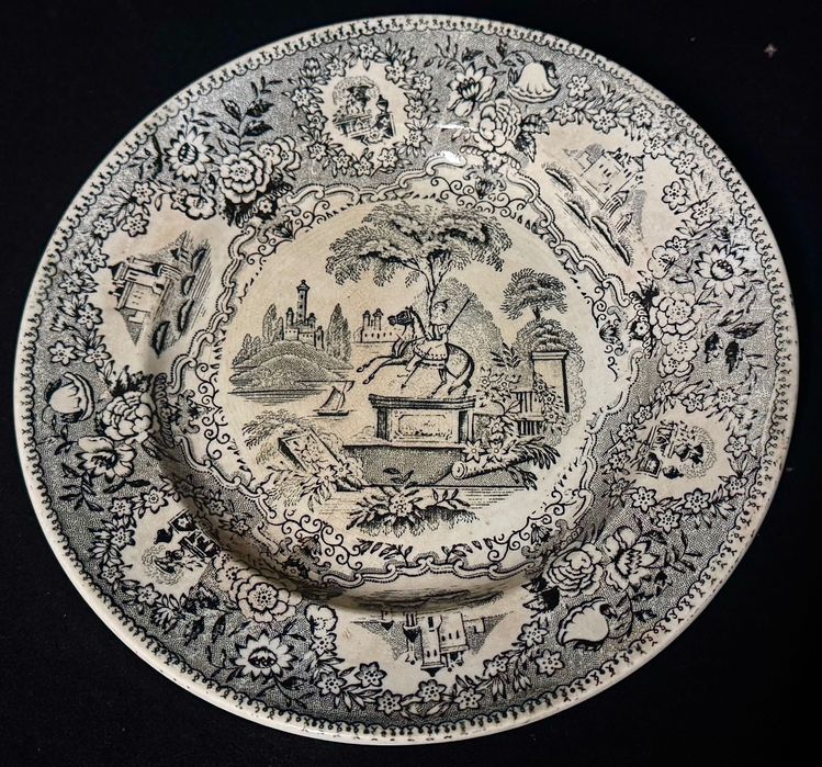 Prato Real Fábrica de Sacavém com amazona