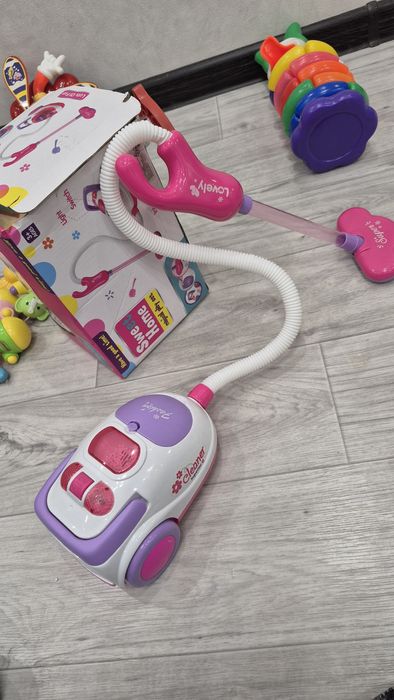 Розвиваючи іграшки, пилесос, сортер