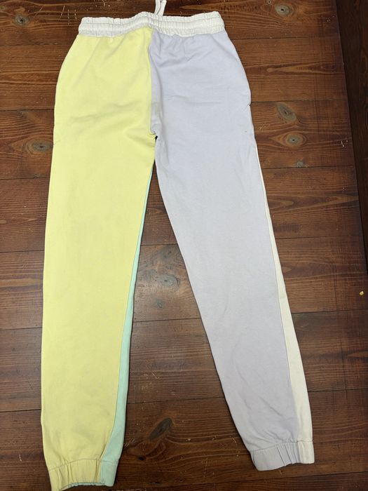 Spodnie dresowe GUESS roz. 140