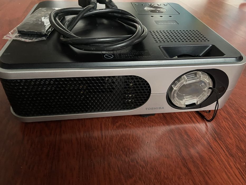 Проектор Toshiba TLP-X2500 новая лампа