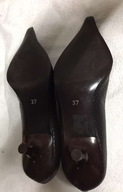 Sapatos Pretos em Pele - Novo