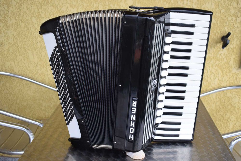 Acordeao Hohner Favorit IV P 4 Voz 96 Baixox, N . 324