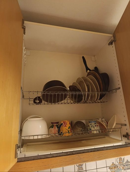 Meble kuchenne IKEA, fronty w kolorze drewna, blat biały