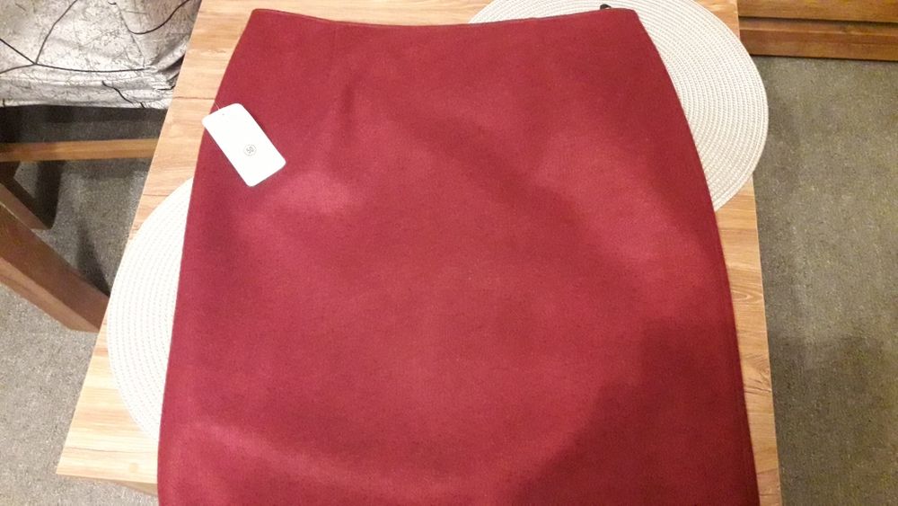 Nowa spódnica bordowa