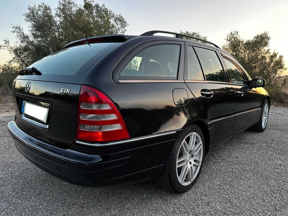 Mercedes-Benz C 220 - 05/2004 - 342.000 - ESTIMADO / SINTRA