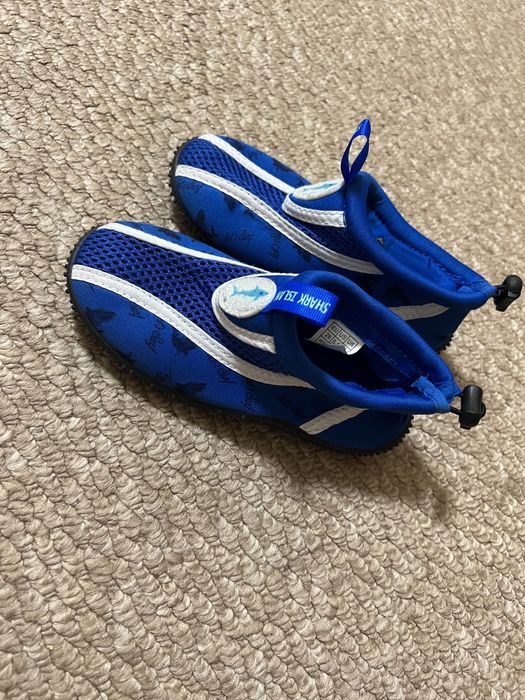 Аквашузи,коралові капці