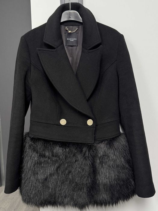 Kurtka Marciano Guess ze sztucznym futrem EU40