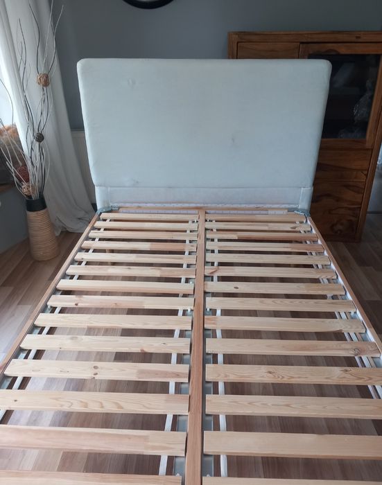 Nowe drewniane łóżko kontynentalne Ikea z wymiennym pokryciem