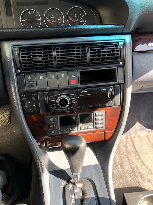 Audi A6C4 AVANT 1996R