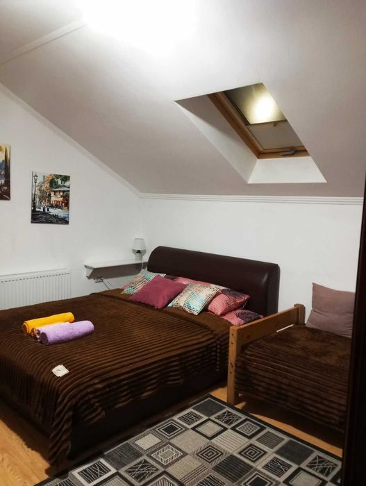 Подобово окремі номера з санвузлами, кухнею, паркінг в м.Берегово