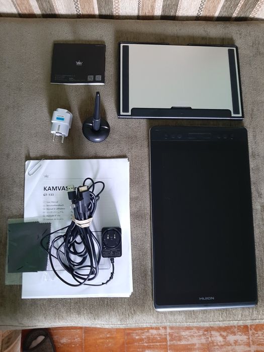 Графічний планшет Huion Kanvas Pro 13