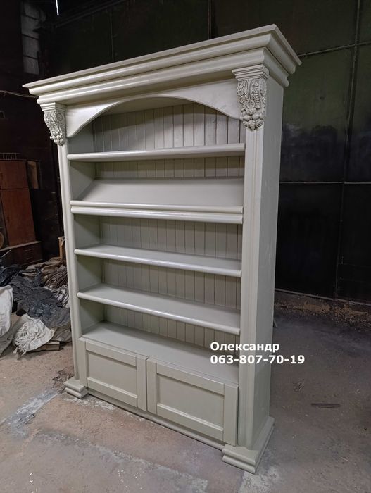 Книжный шкаф из массива под старину