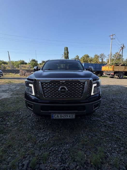 Nissan Titan platinum 2018