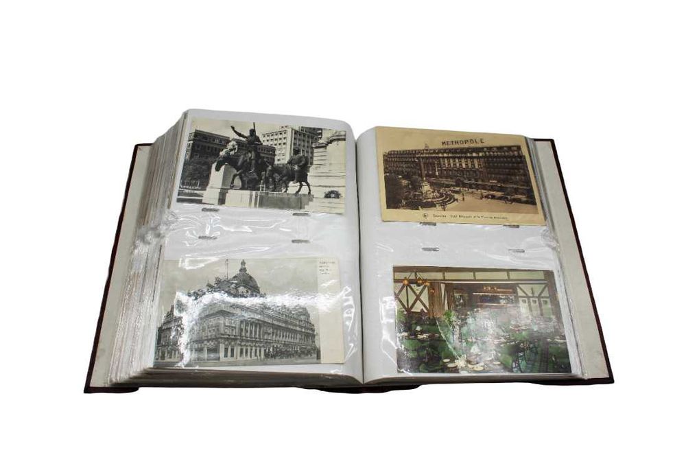 Álbum com Diversos Postais Antigos