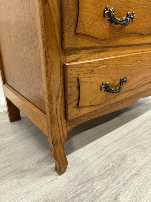 Jasna dębowa komda z szufladami