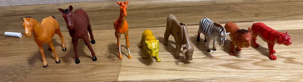 Коллекция фигурок игрушек животных