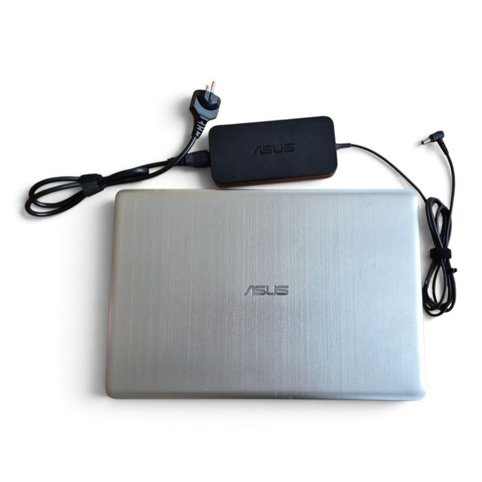 ASUS VivoBook Pro 15 N580VD i5 8 GB GTX 1050  SSD 240 GB  Full HD