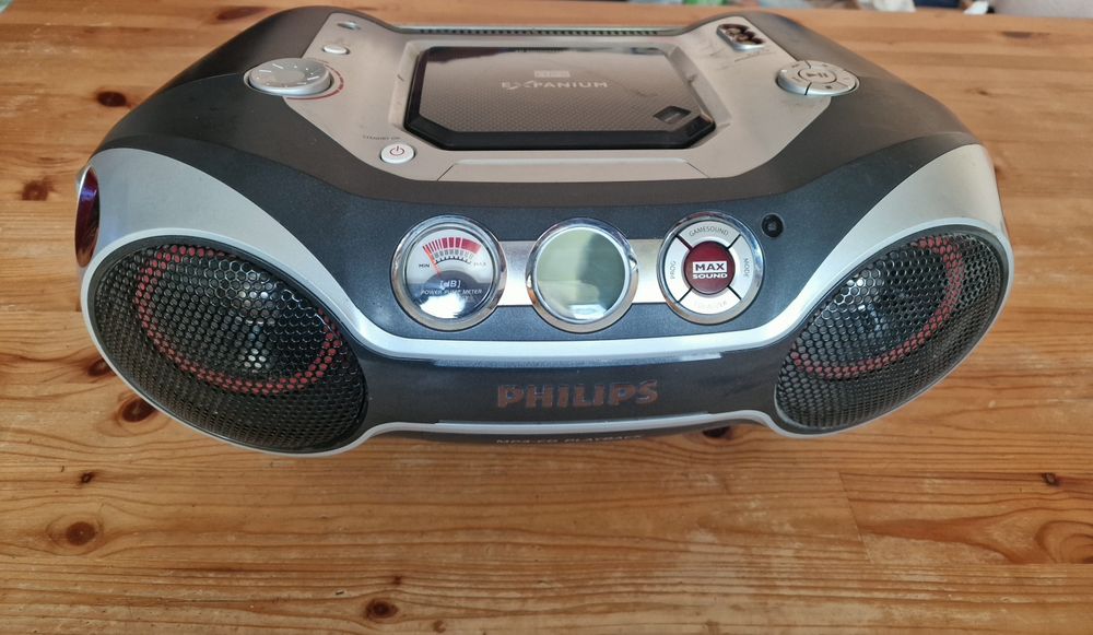Radioodtwarzacz CD MP3 boombox Philips AZ 2537