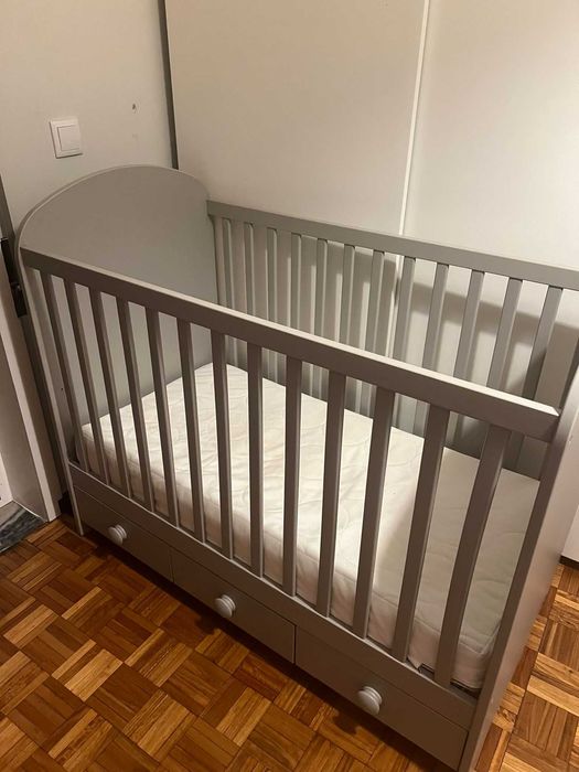 Berço Ikea Gonnat com colchãO