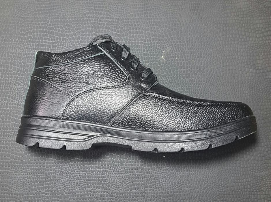 Чоловічі чоботи, черевики. Зимове взуття. Шкіряне взуття чоловіче.