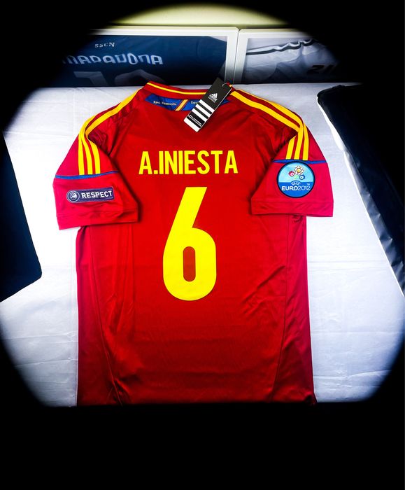 (L) A. INIESTA 6 HISZPANIA FINAŁ EURO 2012/2013 Adidas Nowa Czerwona Domowa Koszulka Piłkarska Jersey Sportowa T-shirt Kolekcjonerska na co Dzień