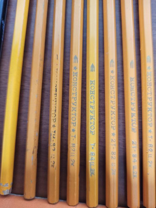 Набор из 10 карандашей "Конструктор" производства СССР