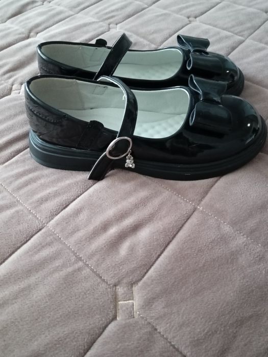 Лакові туфельки 36р